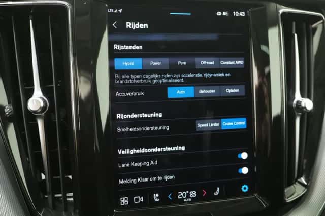 Volvo XC60 (2022) thumbnail 32