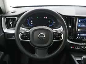 Volvo XC60 (2022) thumbnail 37