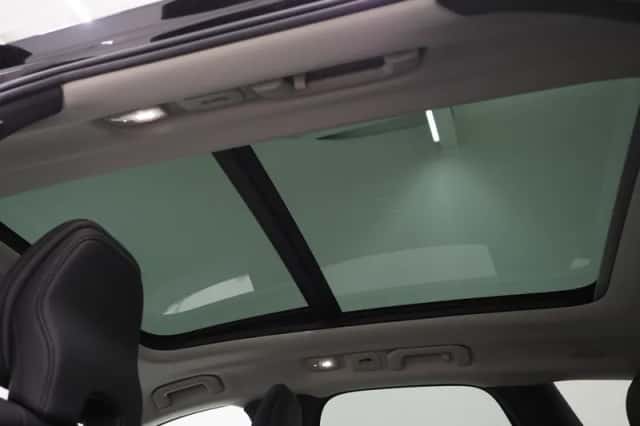 Volvo XC60 (2022) thumbnail 39