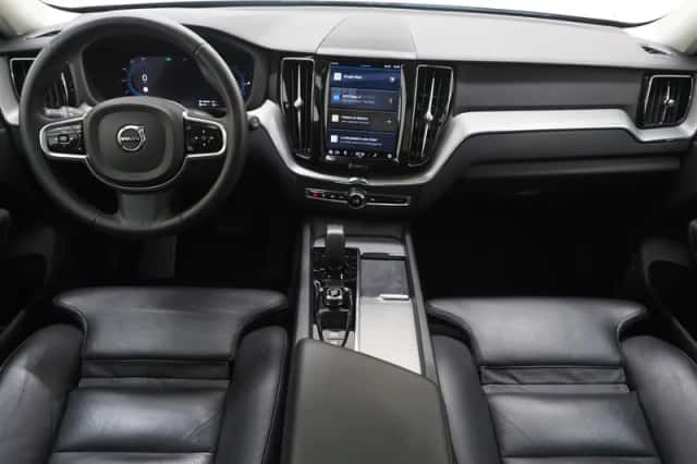 Volvo XC60 (2022) thumbnail 5