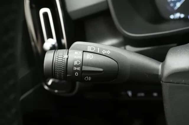 Volvo XC40 (2022) thumbnail 24