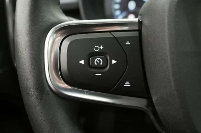 Volvo XC40 (2022) thumbnail 25