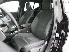 Volvo XC40 (2022) thumbnail 3