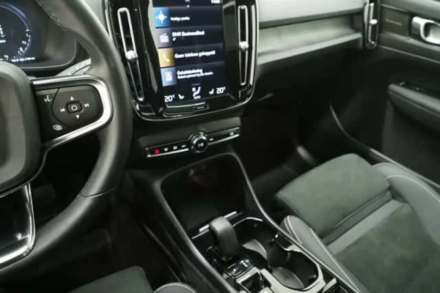 Volvo XC40 (2022) thumbnail 39