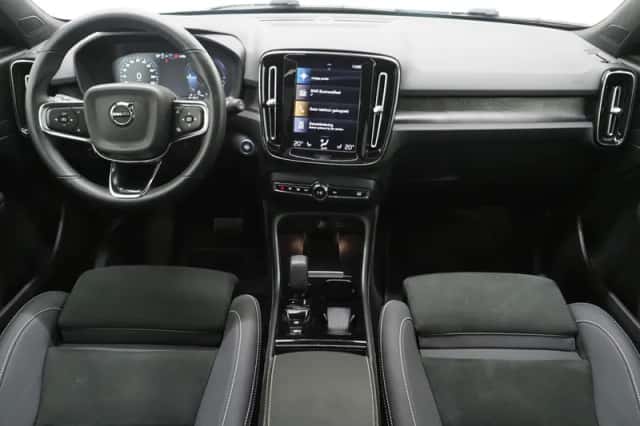 Volvo XC40 (2022) thumbnail 5