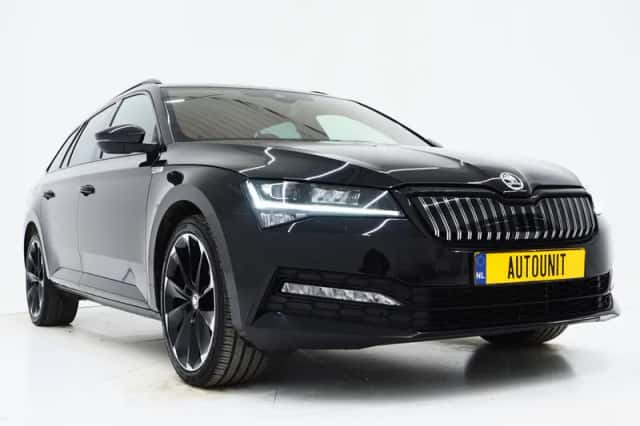 Škoda Superb (2022) thumbnail 11