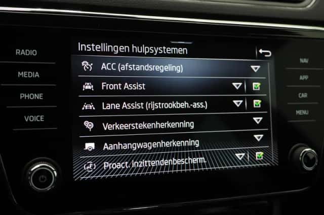 Škoda Superb (2022) thumbnail 30