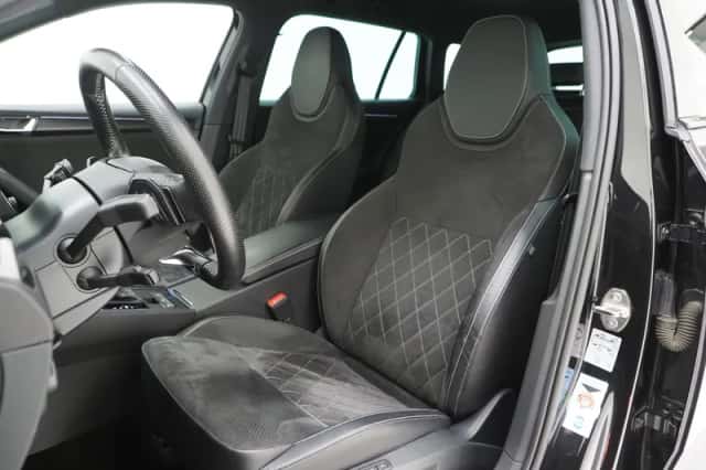 Škoda Superb (2022) thumbnail 4