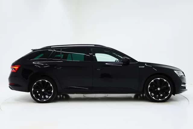 Škoda Superb (2022) thumbnail 10