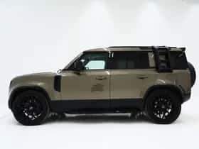 Land Rover Defender (2021) thumbnail 2