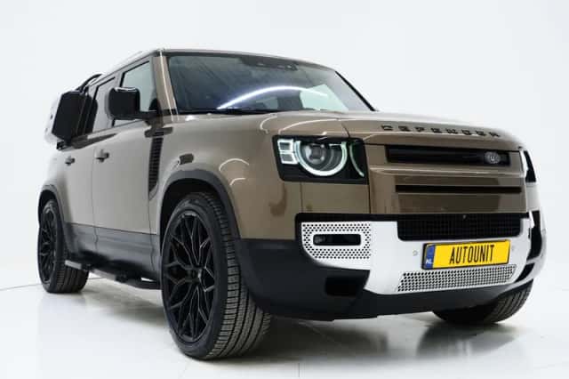 Land Rover Defender (2021) thumbnail 11