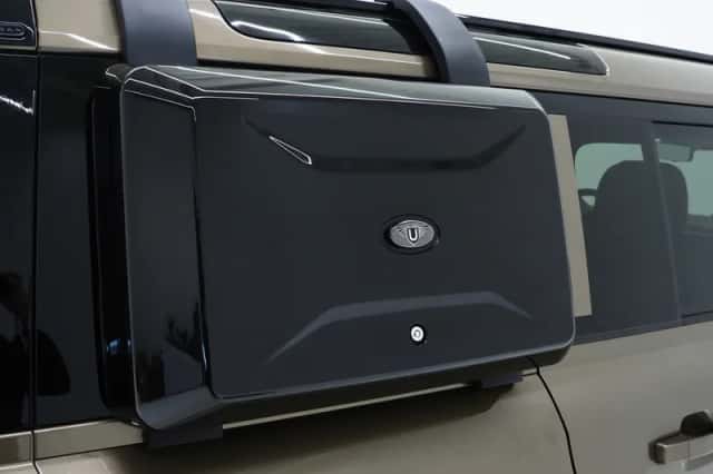 Land Rover Defender (2021) thumbnail 15