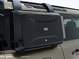 Land Rover Defender (2021) thumbnail 15