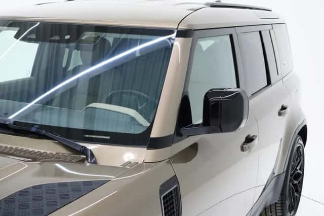 Land Rover Defender (2021) thumbnail 17