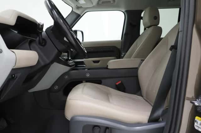 Land Rover Defender (2021) thumbnail 20