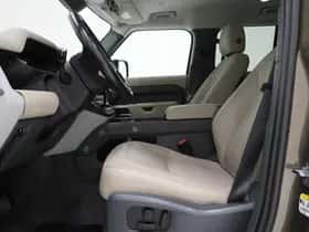 Land Rover Defender (2021) thumbnail 20