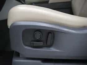 Land Rover Defender (2021) thumbnail 25