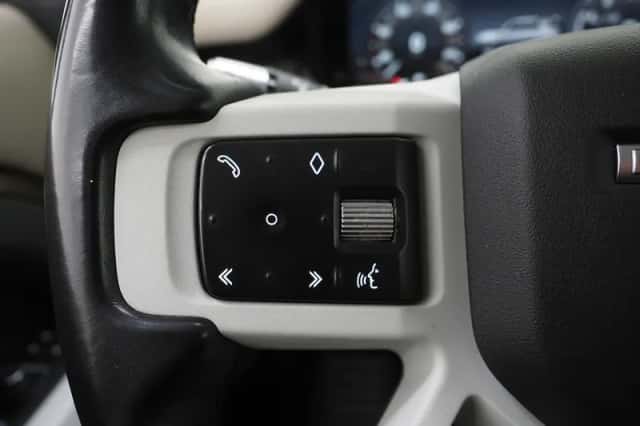 Land Rover Defender (2021) thumbnail 27