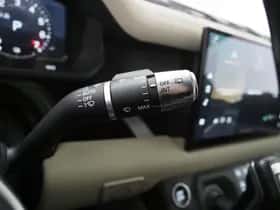 Land Rover Defender (2021) thumbnail 29