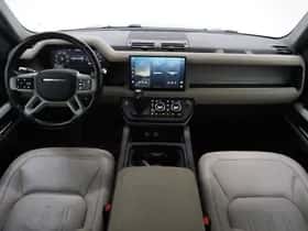 Land Rover Defender (2021) thumbnail 5