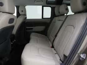 Land Rover Defender (2021) thumbnail 41