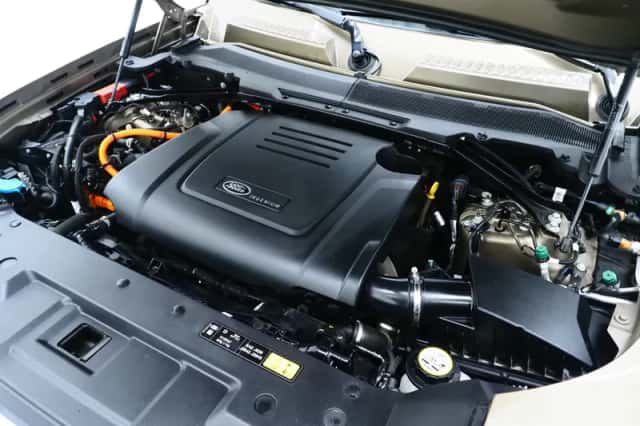 Land Rover Defender (2021) thumbnail 7