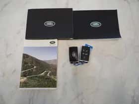 Land Rover Defender (2021) thumbnail 8