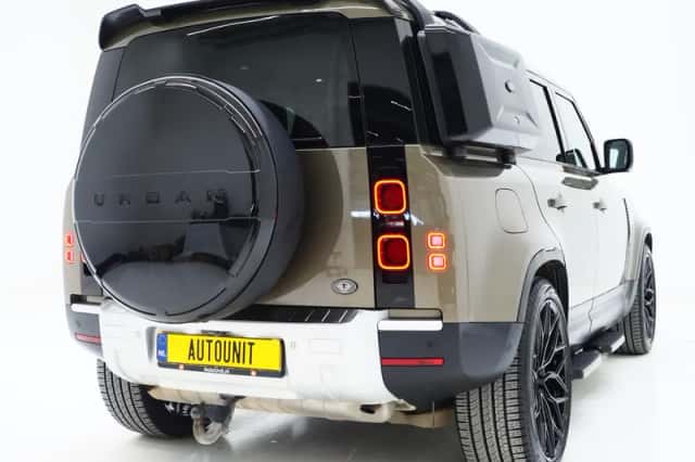 Land Rover Defender (2021) thumbnail 9