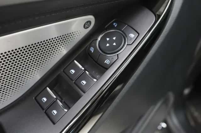 Ford Explorer (2021) thumbnail 21