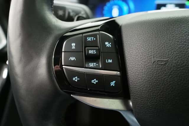 Ford Explorer (2021) thumbnail 25