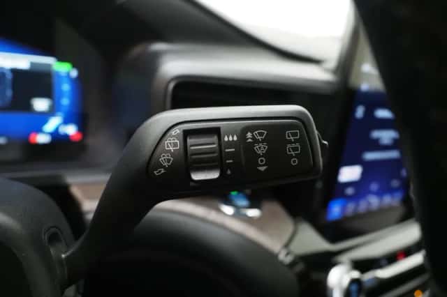 Ford Explorer (2021) thumbnail 27