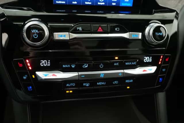 Ford Explorer (2021) thumbnail 39