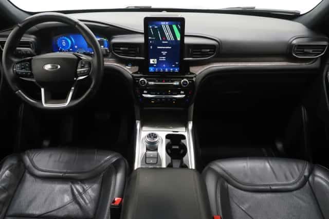 Ford Explorer (2021) thumbnail 5