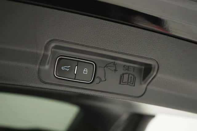Ford Explorer (2021) thumbnail 49