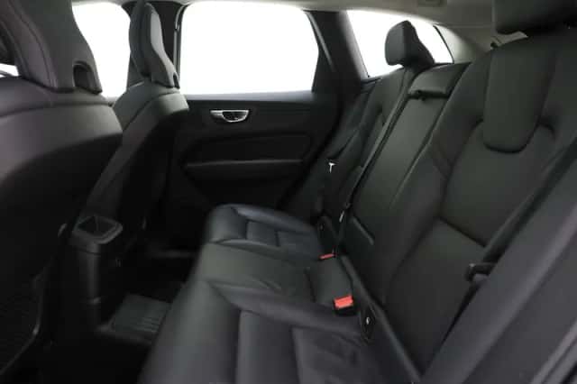 Volvo XC60 (2022) thumbnail 37