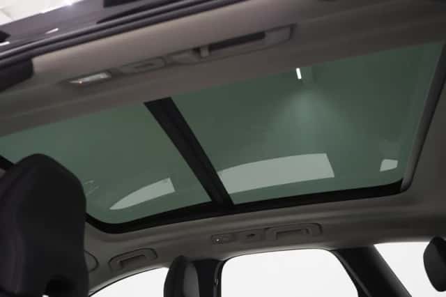 Volvo XC60 (2022) thumbnail 38