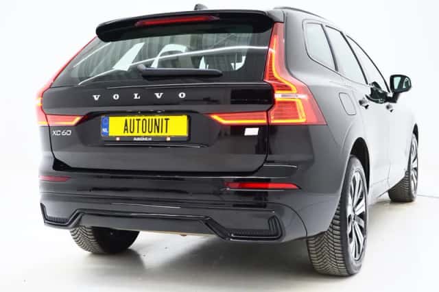 Volvo XC60 (2022) thumbnail 10