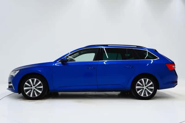 Škoda Superb (2022) thumbnail 2