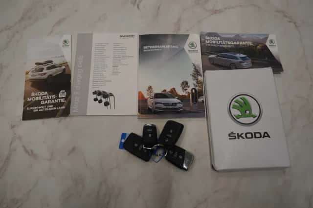 Škoda Superb (2022) thumbnail 8