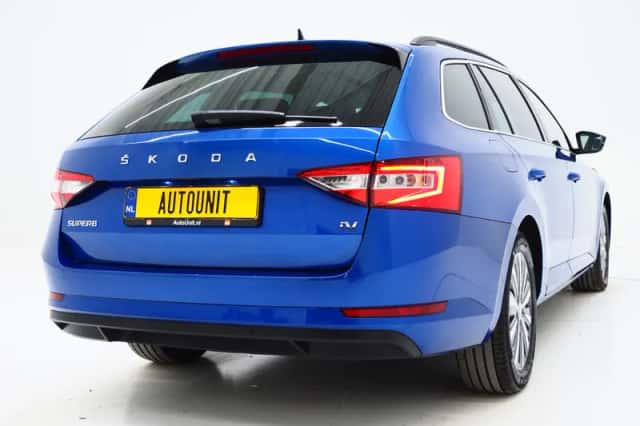Škoda Superb (2022) thumbnail 9