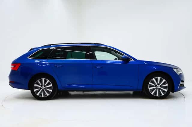 Škoda Superb (2022) thumbnail 10