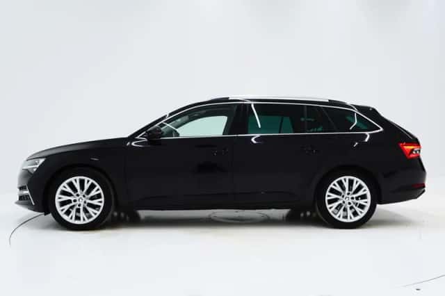 Škoda Superb (2022) thumbnail 2