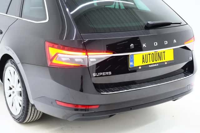 Škoda Superb (2022) thumbnail 14