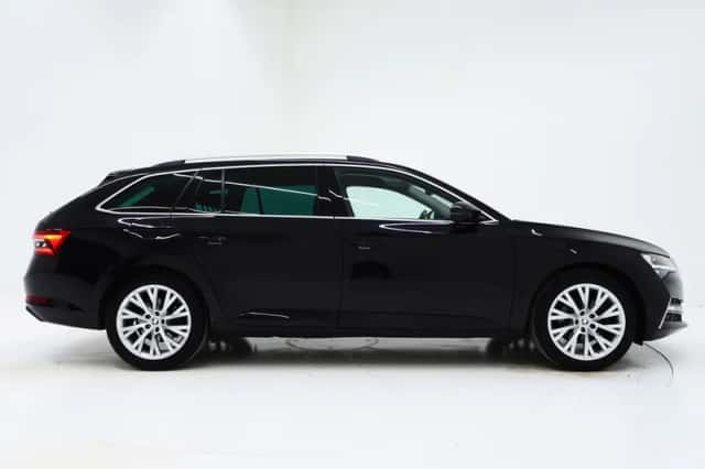 Škoda Superb (2022) thumbnail 10