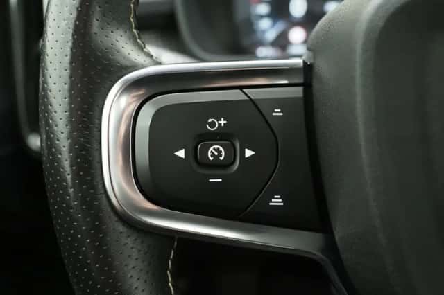 Volvo XC40 (2020) thumbnail 23