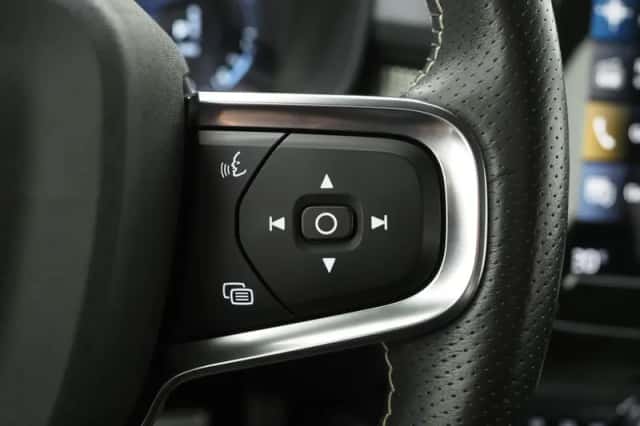 Volvo XC40 (2020) thumbnail 24
