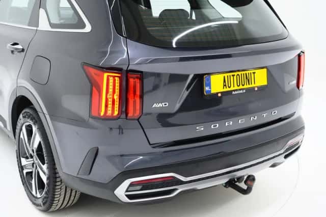 Kia Sorento (2022) thumbnail 17