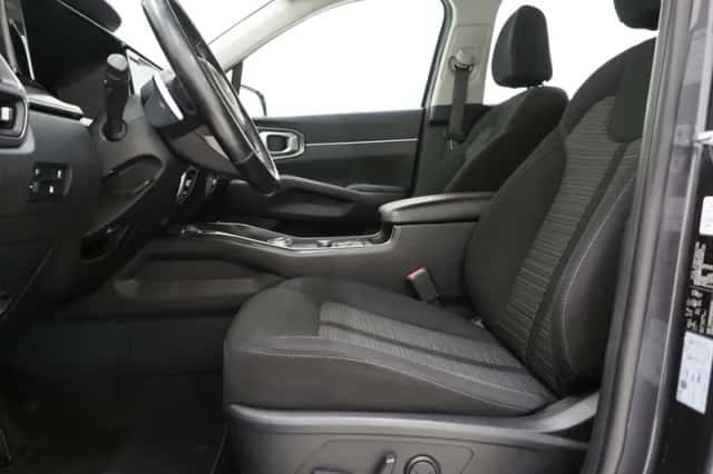 Kia Sorento (2022) thumbnail 20