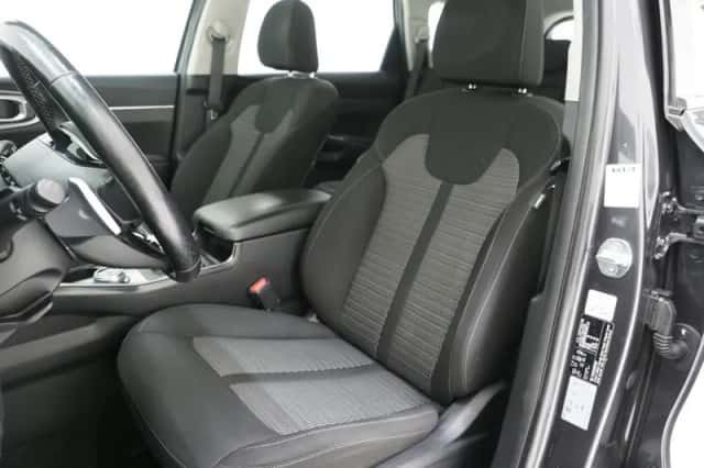 Kia Sorento (2022) thumbnail 4