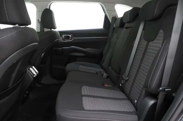 Kia Sorento (2022) thumbnail 40